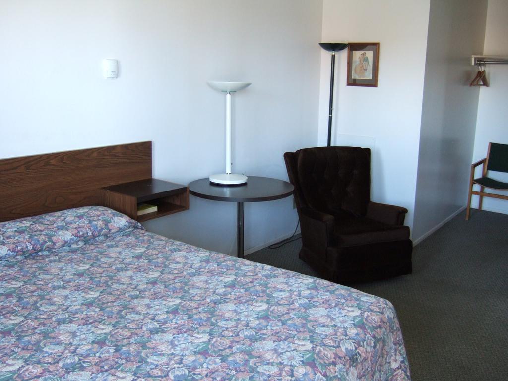 Wild Rose Inn Vegreville Room photo